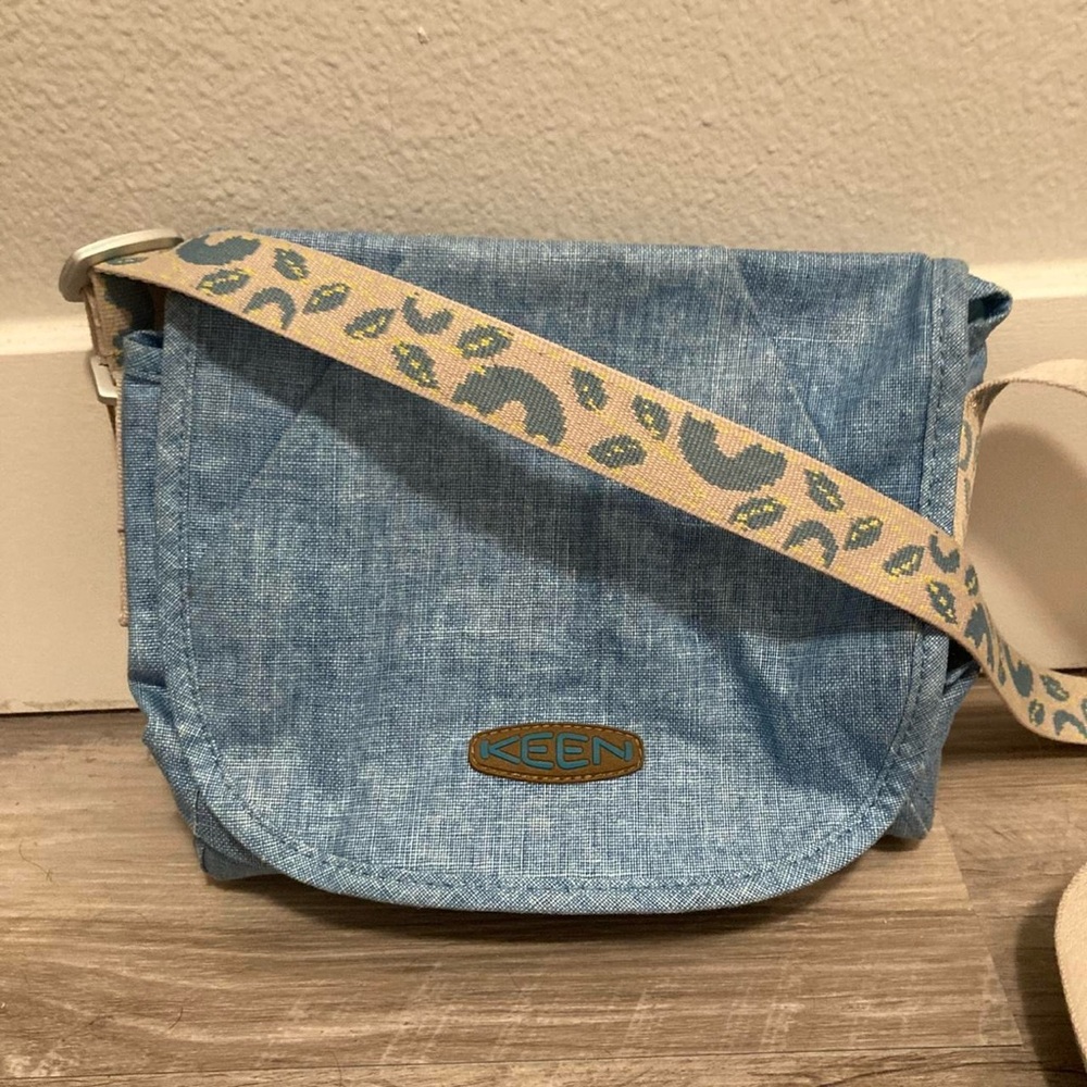 Keen Blue Denim Crossbody Bag with Sturdy Stitching